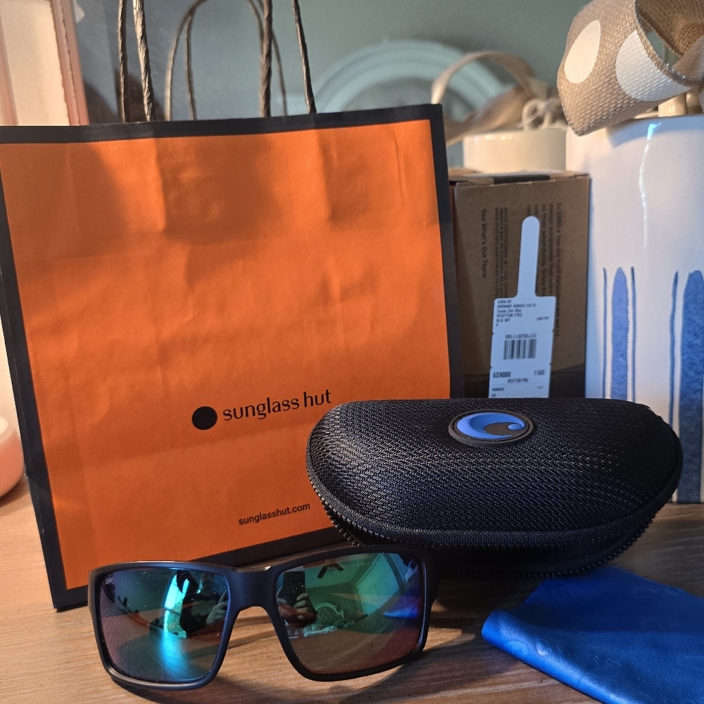 Costa Del Mar Sunglasses 💙 Reefton